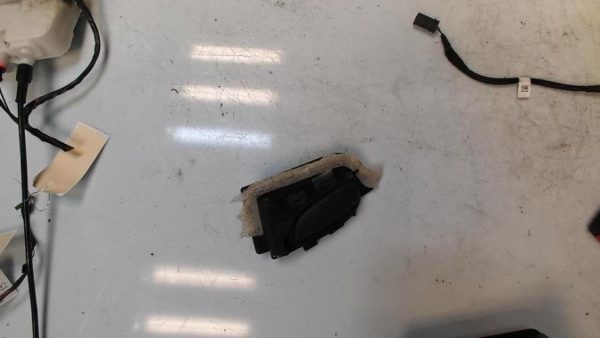 Poignee porte avant droit PEUGEOT 206 PHASE 1 Diesel - Image 3