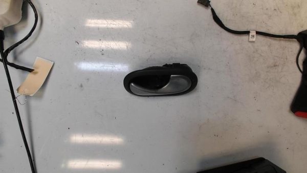Poignee interieur avant droit RENAULT SCENIC 2 PHASE 2 Diesel - Image 1