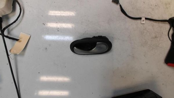 Poignee interieur avant droit RENAULT SCENIC 2 PHASE 2 Diesel - Image 2