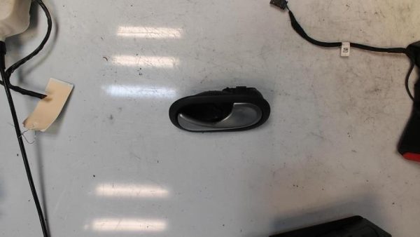 Poignee interieur avant droit RENAULT SCENIC 2 PHASE 2 Diesel - Image 3