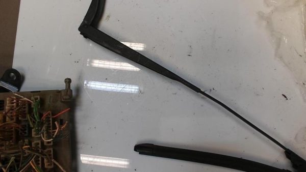 Bras essuie glace avant droit RENAULT CLIO 3 PHASE 2 Diesel - Image 1