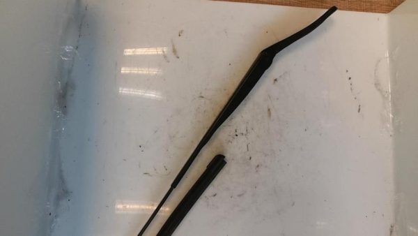 Bras essuie glace avant droit DACIA DUSTER 1 PHASE 2 Essence - Image 1