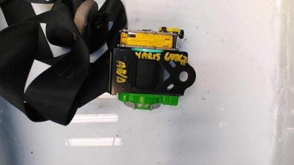 Ceinture avant droit TOYOTA YARIS 2 PHASE 2 Essence - Image 1