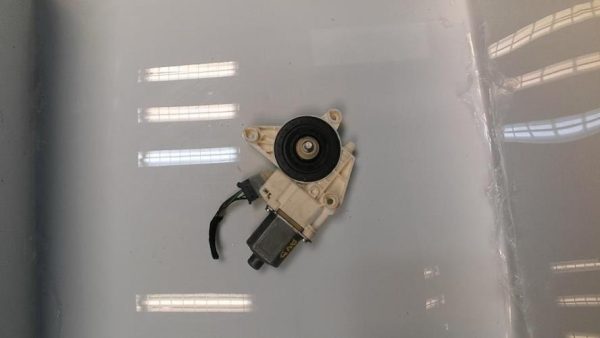 Moteur leve vitre avant droit MERCEDES CLASSE A 176 PHASE 2 Essence - Image 3