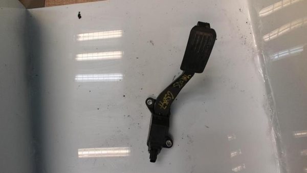 Pedalier d'accelerateur TOYOTA YARIS 2 PHASE 2 Essence - Image 2