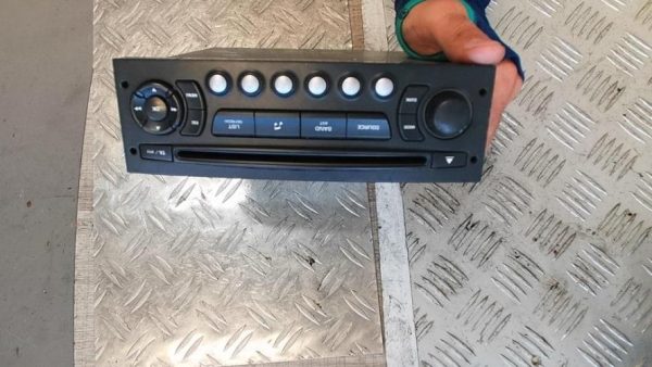 Autoradio d'origine PEUGEOT 307 PHASE 2 BREAK Diesel - Image 1