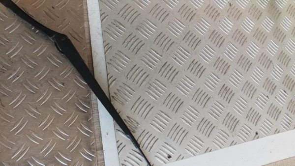 Bras essuie glace avant droit VOLKSWAGEN TOURAN 1 PHASE 1 Diesel - Image 1