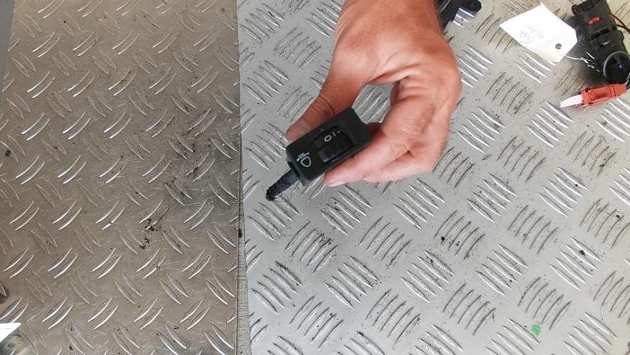 Commande de reglage hauteur de phare PEUGEOT 207 PHASE 2 Diesel - Image 1