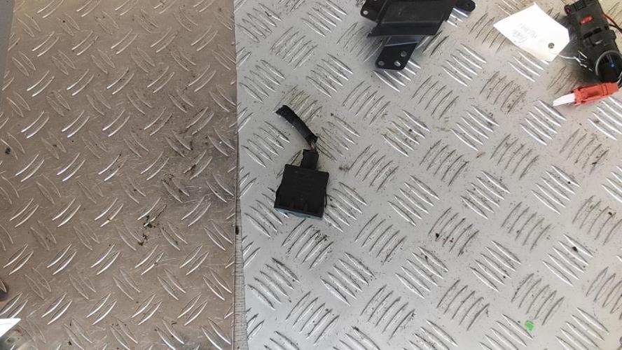 Commande de reglage hauteur de phare PEUGEOT 207 PHASE 2 Diesel - Image 2