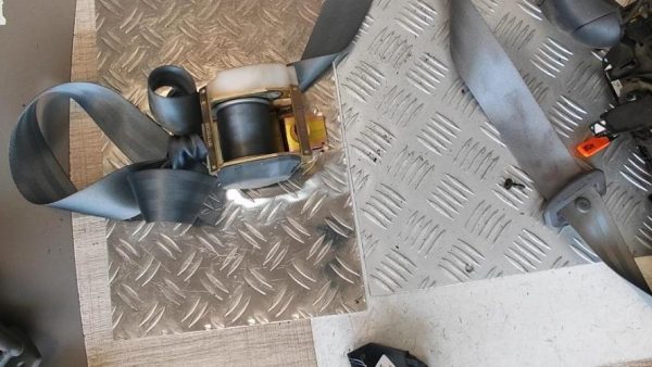 Ceinture arriere gauche RENAULT CLIO 2 PHASE 1 Essence - Image 4