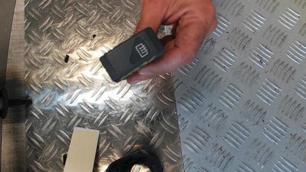 Commande degivrage lunette arriere RENAULT CLIO 1 PHASE 1 Essence - Image 1