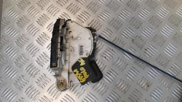 Serrure avant gauche VOLKSWAGEN POLO 5 PHASE 1 Diesel - Image 4