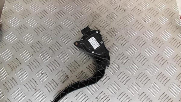 Pedalier d'accelerateur RENAULT CLIO 4 PHASE 1 Diesel - Image 2