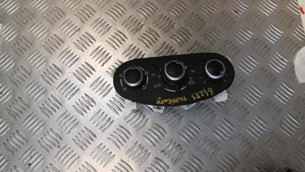Commande chauffage RENAULT TWINGO 3 PHASE 1 Essence - Image 1