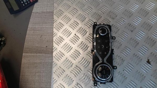 Commande chauffage RENAULT CLIO 4 PHASE 1 Diesel - Image 4