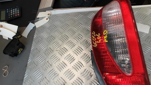 Feu arriere principal droit (feux) PEUGEOT 406 COUPE Diesel - Image 4