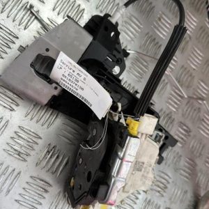 Serrure avant gauche AUDI A1 1 SPORTBACK PHASE 1 Diesel - Image 1