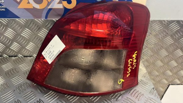 Feu arriere principal droit (feux) TOYOTA YARIS 2 PHASE 1 Diesel - Image 1