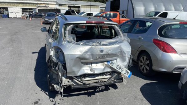 Trappe d'essence RENAULT CLIO 3 PHASE 2 BREAK Diesel - Image 4
