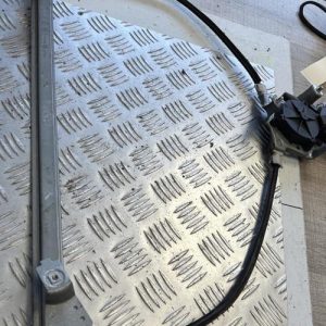 Leve vitre electrique avant droit RENAULT SCENIC 1 PHASE 2 Diesel - Image 1