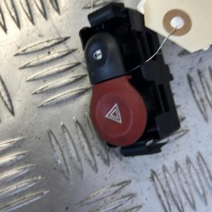 Bouton de warning RENAULT CLIO 3 PHASE 1 Essence - Image 1
