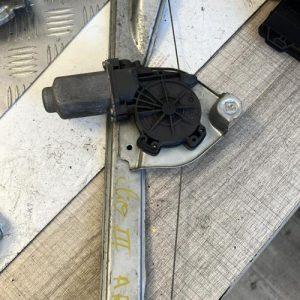 Leve vitre electrique arriere droit RENAULT CLIO 3 PHASE 1 Diesel - Image 1