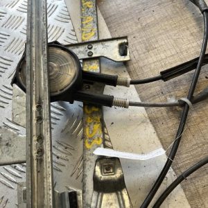 Leve vitre electrique avant droit PEUGEOT PARTNER 1 PHASE 2 Diesel - Image 1