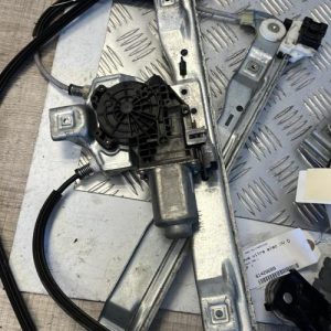 Leve vitre electrique avant droit CITROEN DS3 PHASE 1 Diesel - Image 1