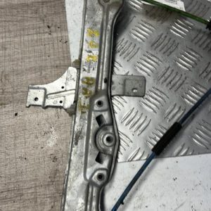 Leve vitre mecanique arriere droit PEUGEOT 208 1 PHASE 1 Diesel - Image 1
