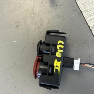 Bouton de warning RENAULT CLIO 3 PHASE 1 BREAK Diesel - Image 1