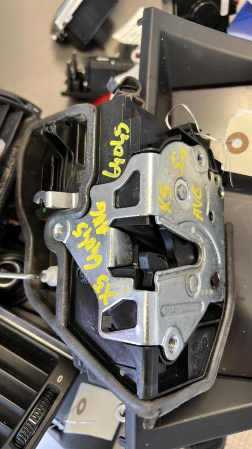 Serrure avant gauche BMW X5 E70 PHASE 2 Diesel - Image 1