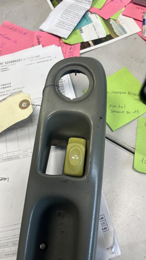 Interrupteur de leve vitre avant gauche RENAULT TWINGO 1 PHASE 2 Essence - Image 1