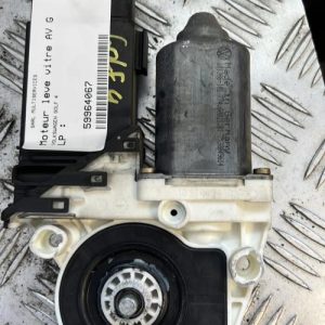 Moteur leve vitre avant gauche VOLKSWAGEN GOLF 4 Diesel - Image 1