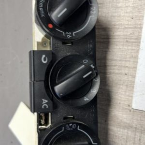 Commande chauffage VOLKSWAGEN POLO 4 PHASE 2 Diesel - Image 1