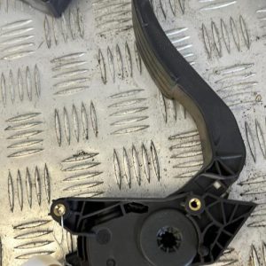 Pedalier d'accelerateur RENAULT CLIO 4 PHASE 1 Essence - Image 1