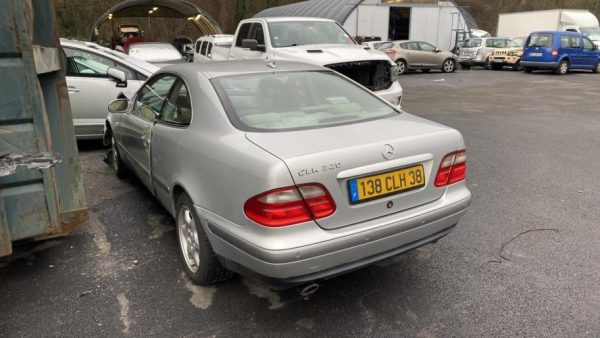 Bouton/Interrupteur MERCEDES CLASSE CLK 208 PHASE 1 COUPE Essence - Image 4