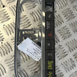 Bouton de warning VOLKSWAGEN POLO 5 PHASE 2 Essence - Image 1