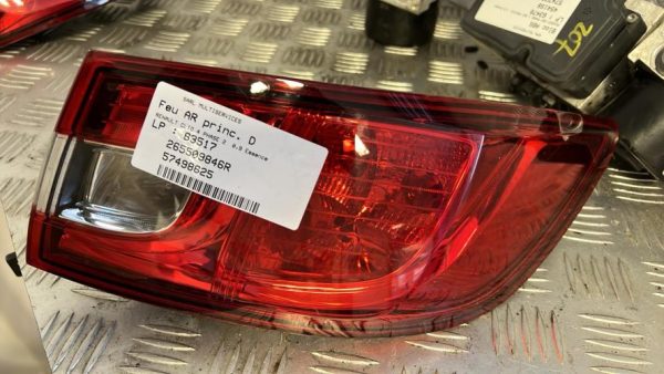 Feu arriere principal droit (feux) RENAULT CLIO 4 PHASE 2 Essence - Image 3