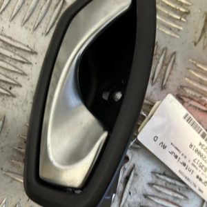 Poignee interieur avant droit RENAULT CLIO 4 PHASE 2 Essence - Image 1