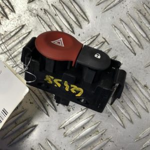 Bouton de warning RENAULT CLIO 3 PHASE 2 Essence - Image 1