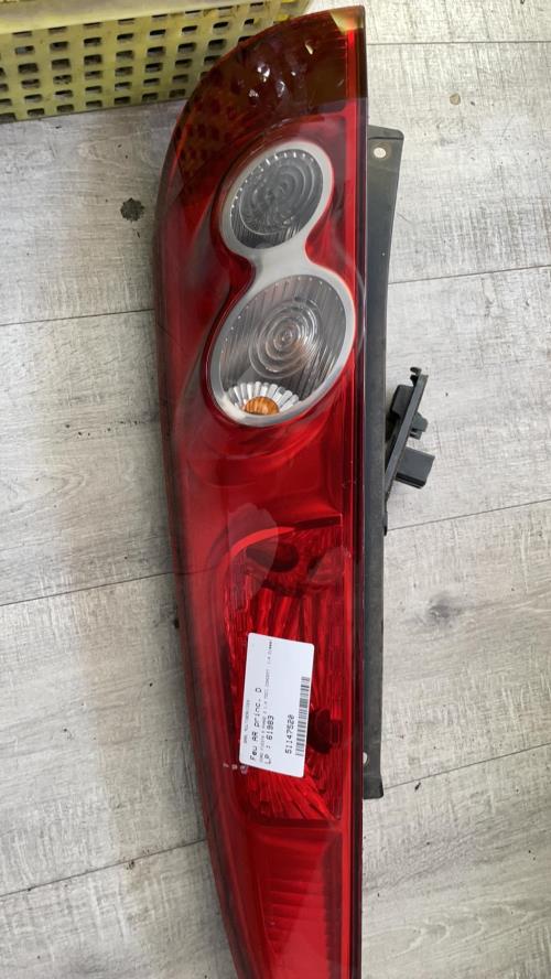 Feu arriere principal droit (feux) FORD FIESTA 5 PHASE 2 Diesel - Image 1