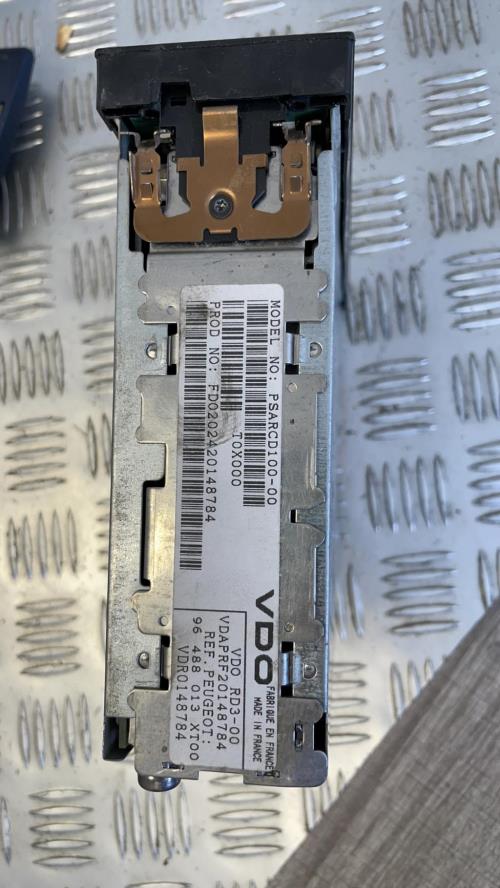 Autoradio d'origine PEUGEOT 206 PHASE 2 BREAK Diesel - Image 2