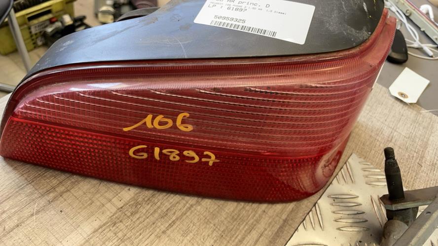 Feu arriere principal droit (feux) PEUGEOT 106 PHASE 2 Diesel - Image 1