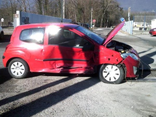 Bloc ABS (freins anti-blocage) RENAULT TWINGO 2 PHASE 1 Essence - Image 2