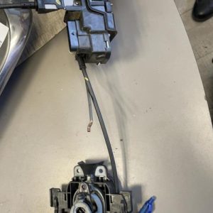 Serrure avant gauche VOLVO V 40 2 PHASE 1 BREAK Diesel - Image 1