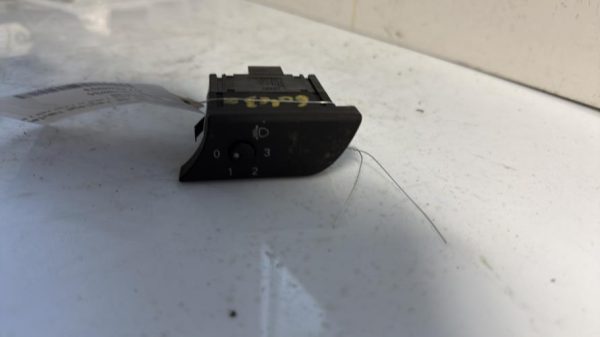 Commande de reglage hauteur de phare AUDI A4 2 AVANT PHASE 2 BREAK Diesel - Image 1