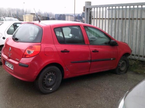 Bouton de warning RENAULT CLIO 3 PHASE 1 Essence - Image 4