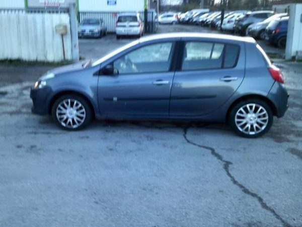 Bouton de warning RENAULT CLIO 3 PHASE 1 Diesel - Image 3