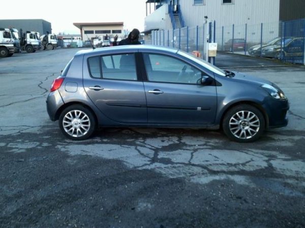 Bouton de warning RENAULT CLIO 3 PHASE 1 Diesel - Image 4