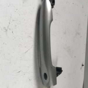 Poignee porte avant gauche RENAULT SCENIC 3 PHASE 1 Diesel - Image 1